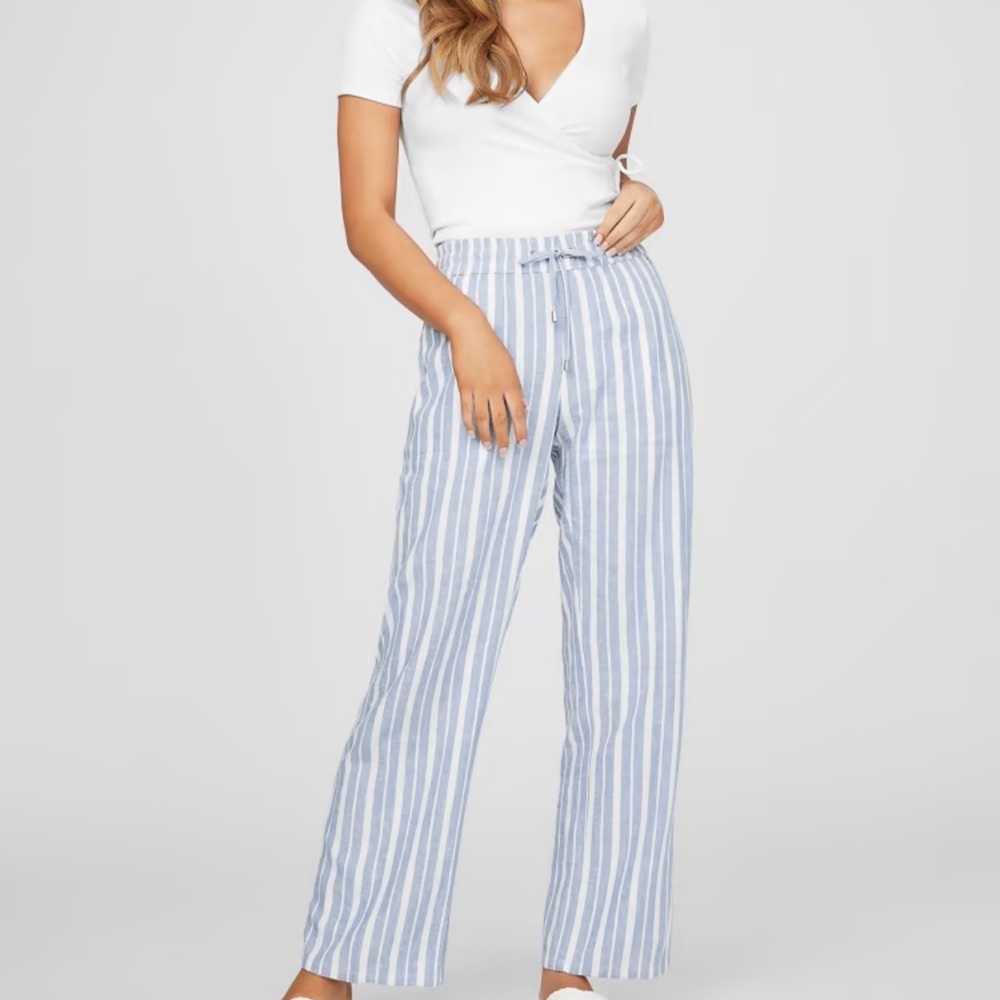 Natural linen blue stripped loose fit pant.